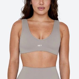 !NWT Discontinued Color! SET Active Sportbody Dip Bra